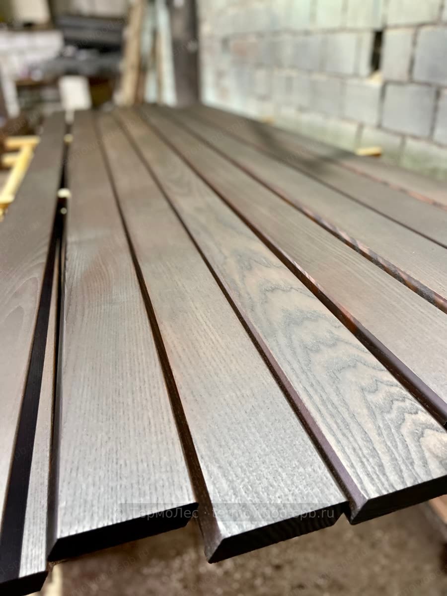Фасадная доска из термоясеня (прямой или косой планкен)