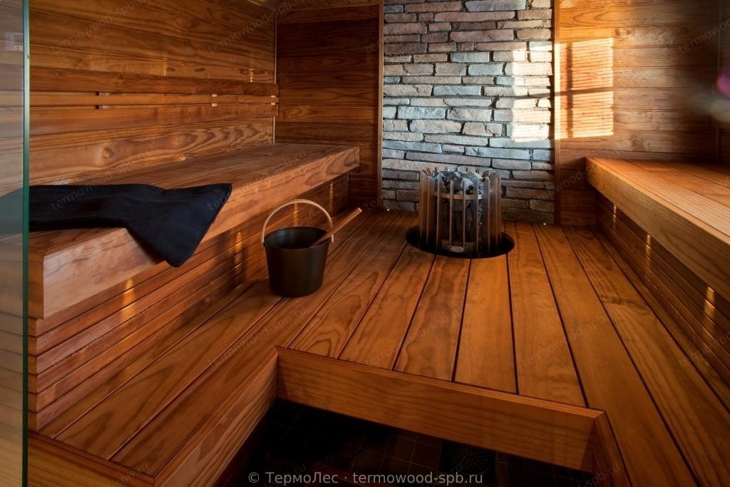 Баня, полки и стены из термоосины